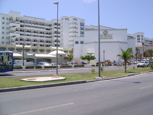 HOTEL ROYAL CARIBE REAL